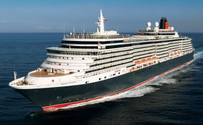 Cunard Line cruise ship at Los Angeles